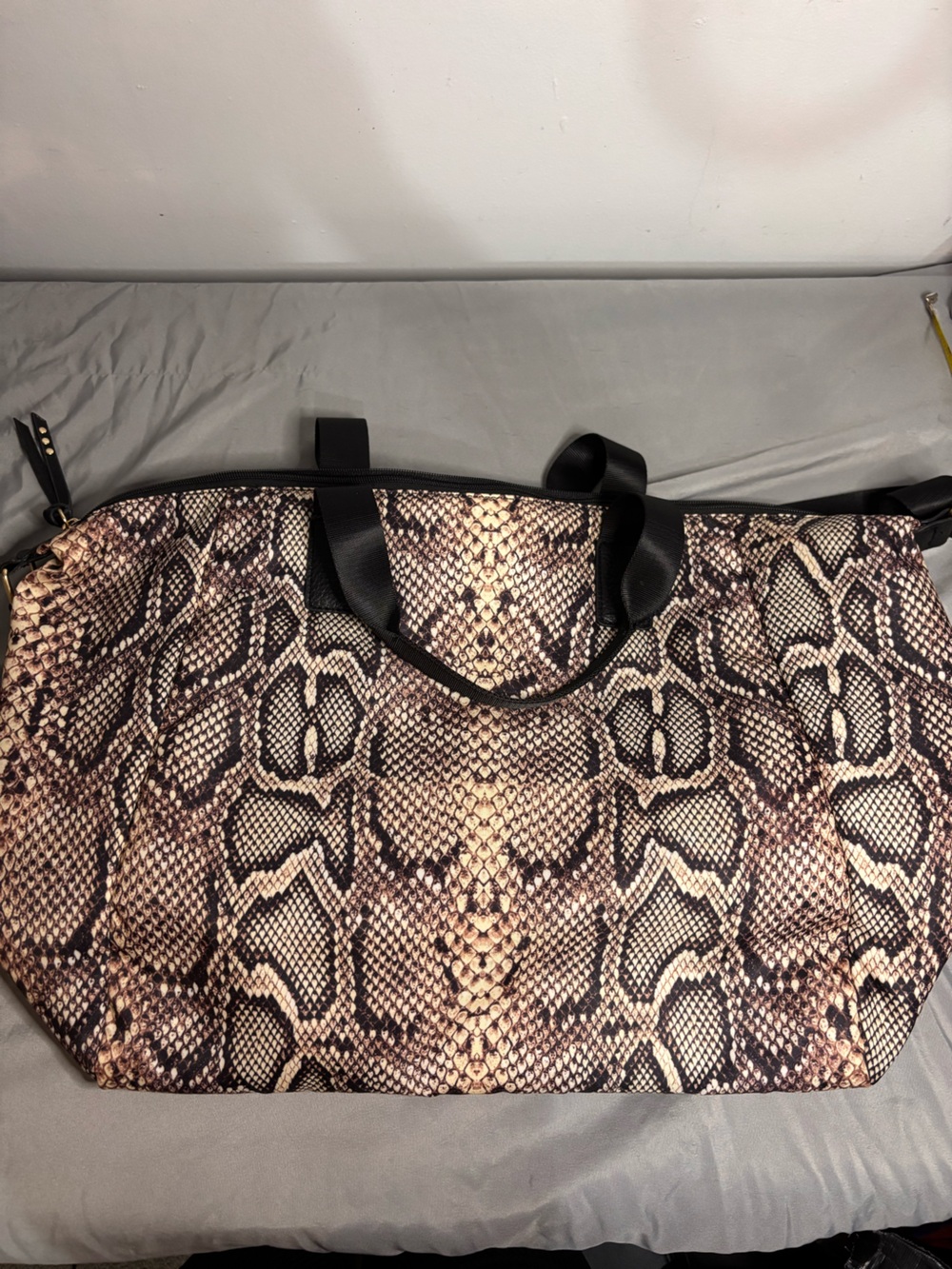 Jessica Simpson Python Snake-Print Weekender Travel Bag - Picture 3 of 12